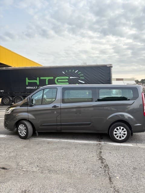 Van Ford Transit — autre côté